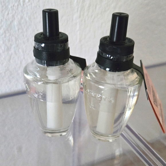 Raspberries & Whipped Vanilla WALLFLOWERS • Bath & Body Works - Picture 4 of 5